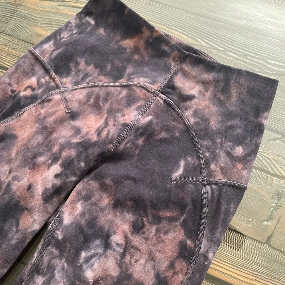 Lululemon Graphite and Pink Diamond Dye Tights